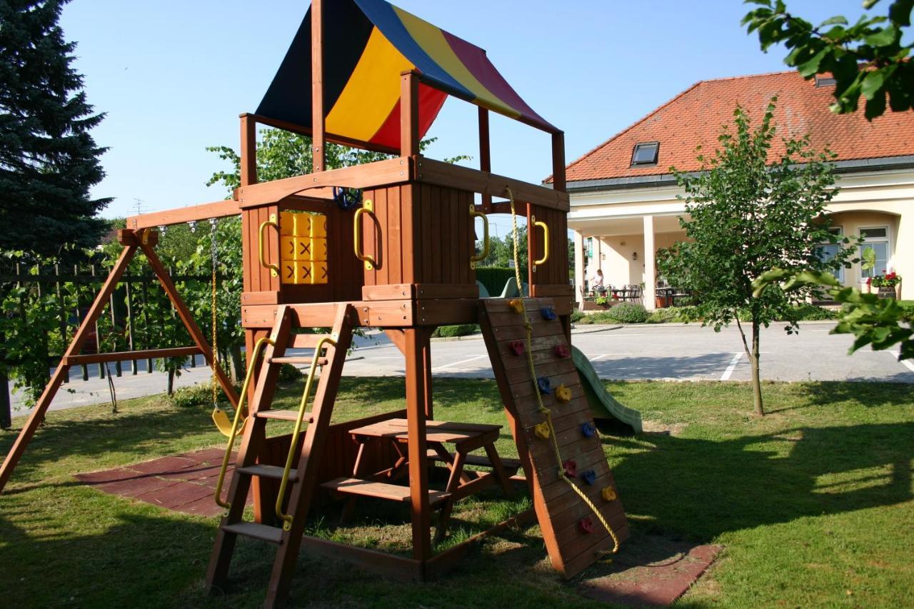 Gostišče - Guest house STARI HRAST Ljutomer Extérieur photo